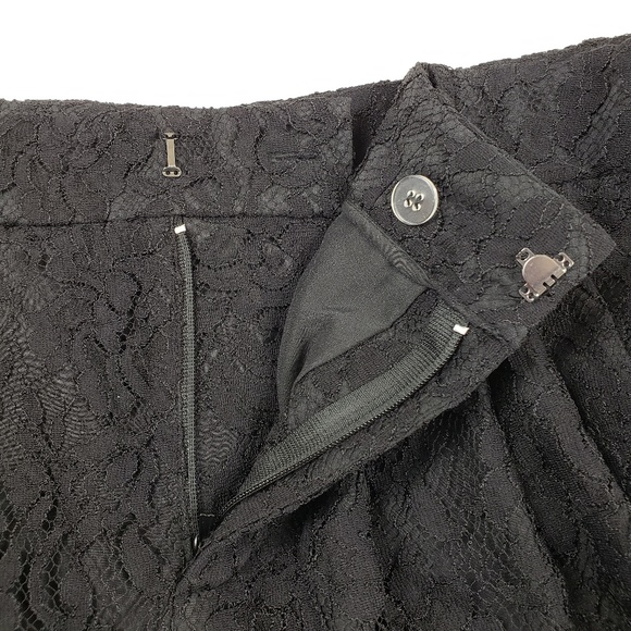 Haute Hippie Black Lace Scalloped Shorts - Picture 5 of 7